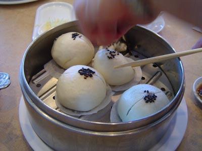 bao-sweet_black_sesame_filling.jpg